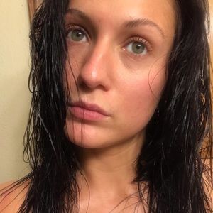 Meet your Posher, Claire